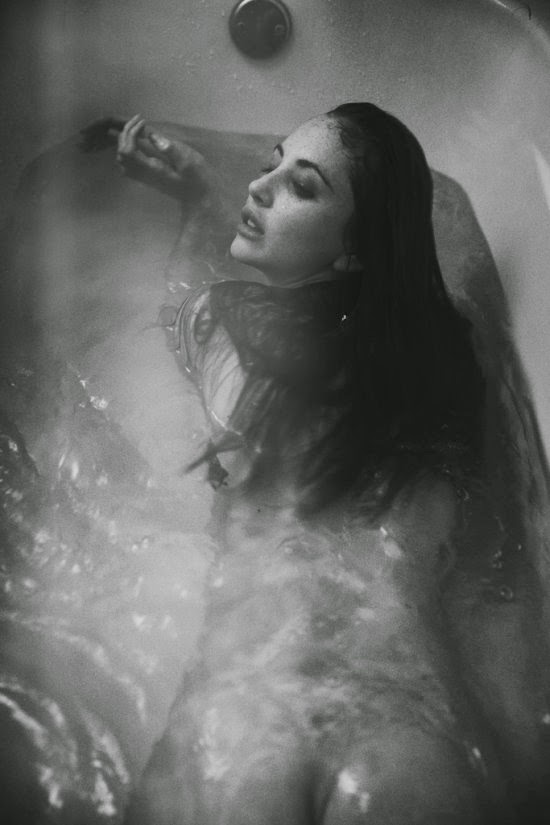 Faith Picozzi modelo ruiva fotografia artística nudez preto e branco sensual nua