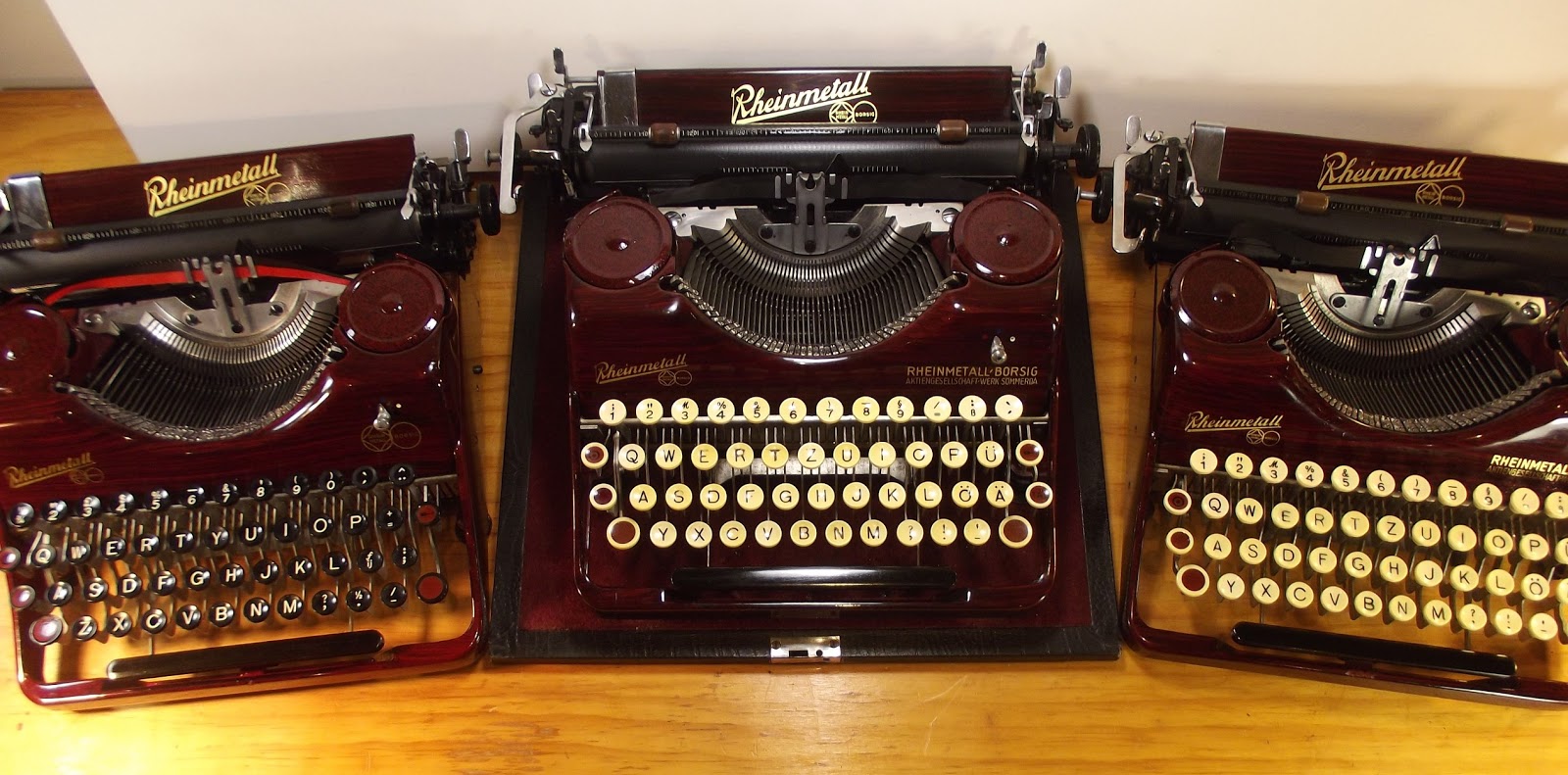 oz.Typewriter A Forest of African Mahogany Rheinmetall Portable