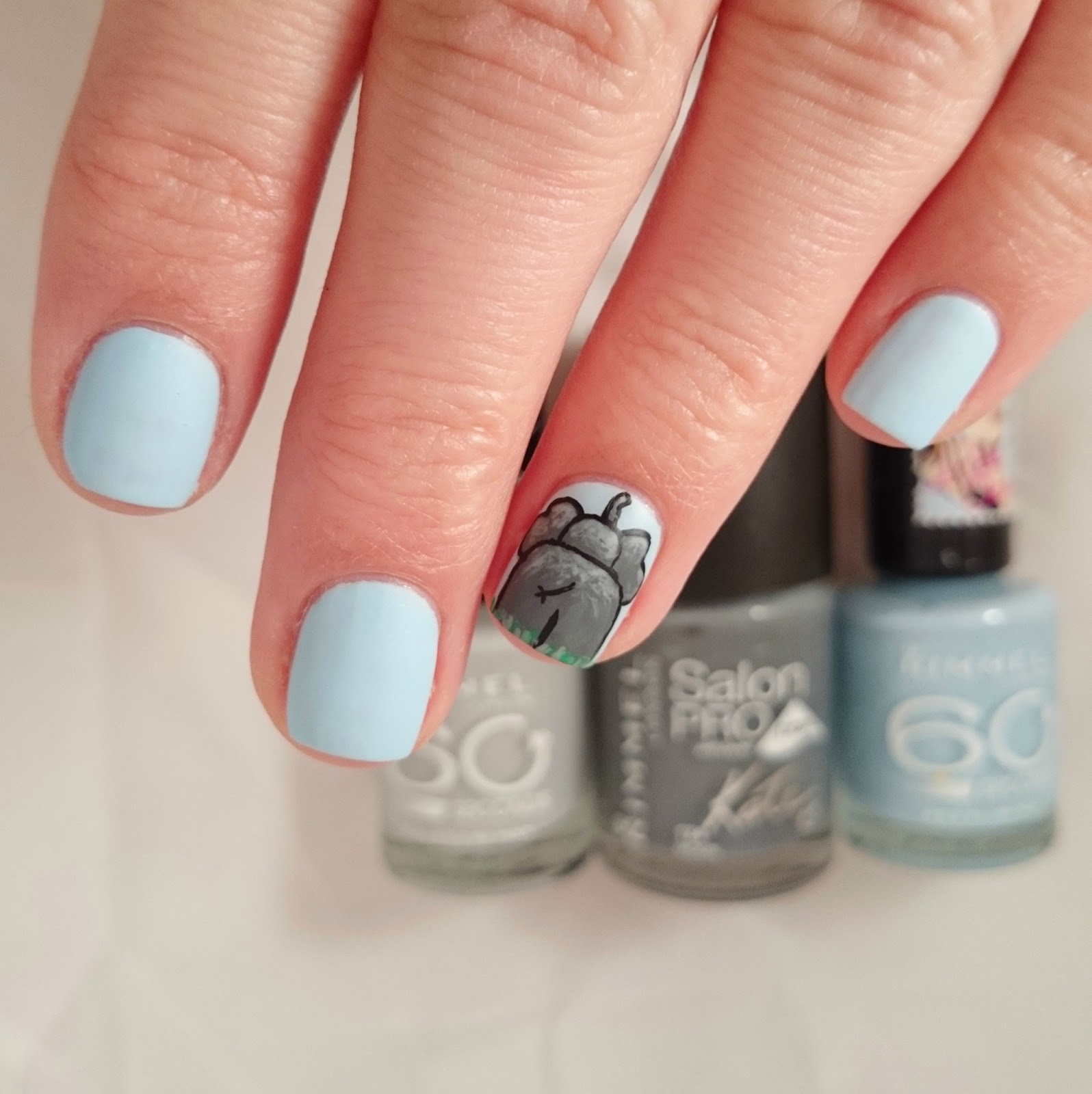 Dahlia Nails Elephant Bum
