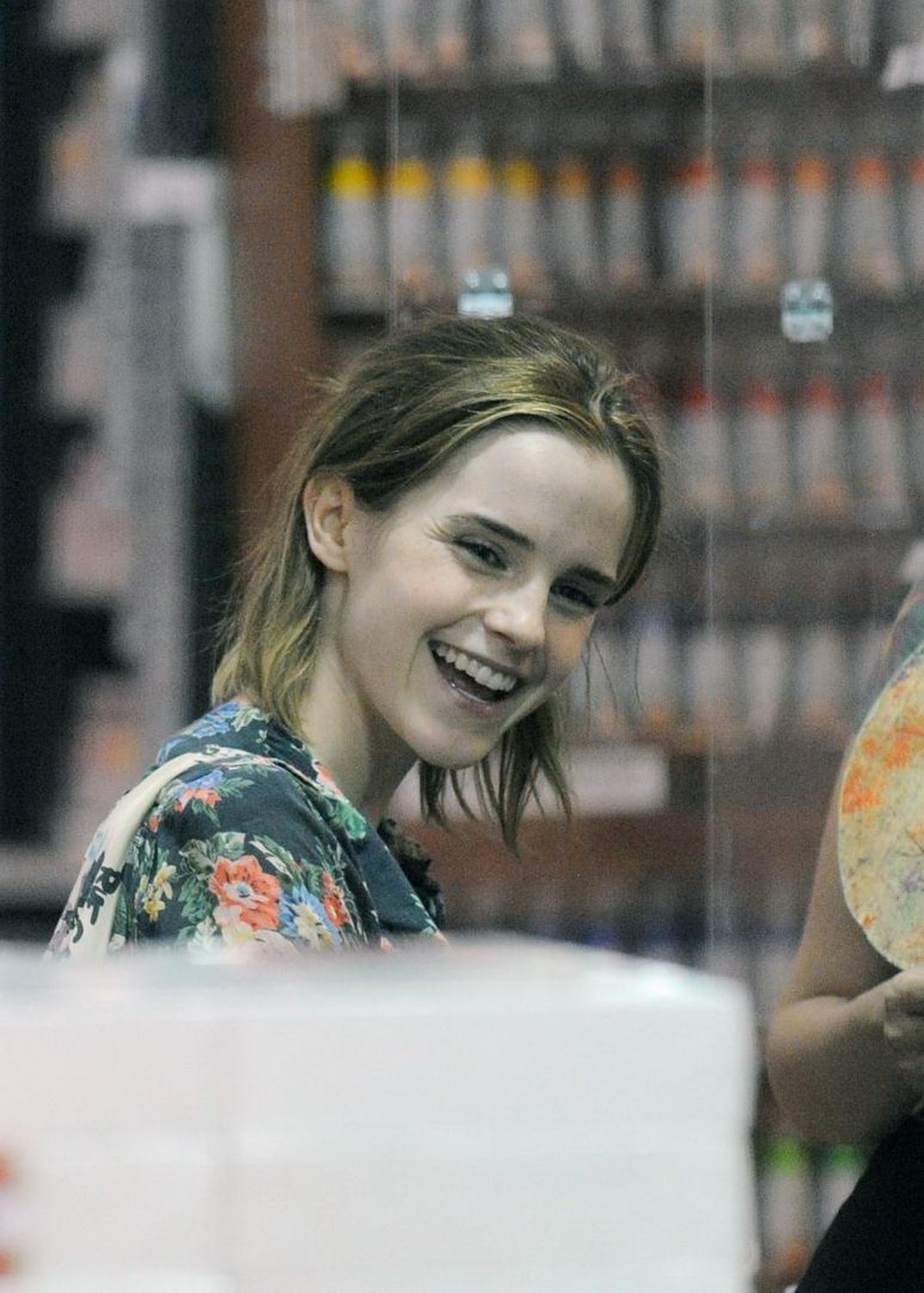 Celebrity Candids: Emma Watson - Out and About in NYC (26 
