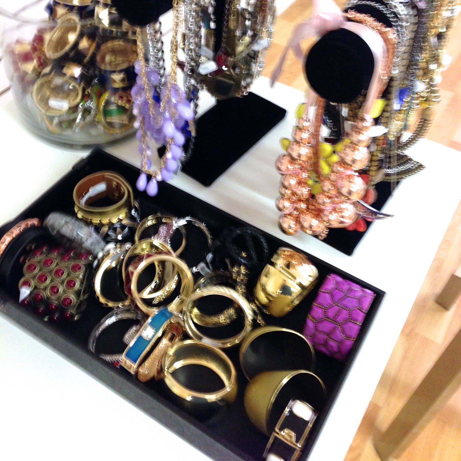Recap Bauble Bar NYC Sample Sale NYC Recessionista