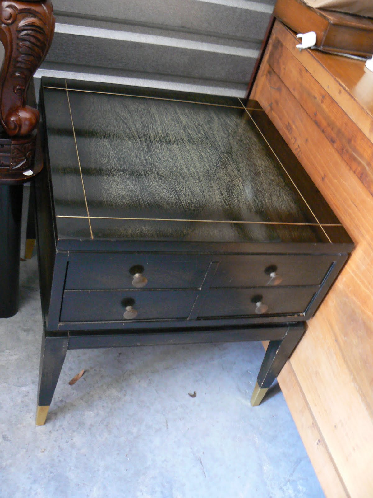 A Pretty Pastime Lane End Table