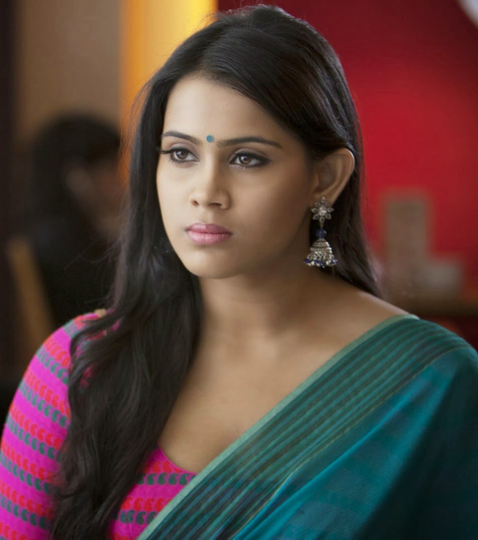 Cinema News and Review: Tamil actress collection stills -1