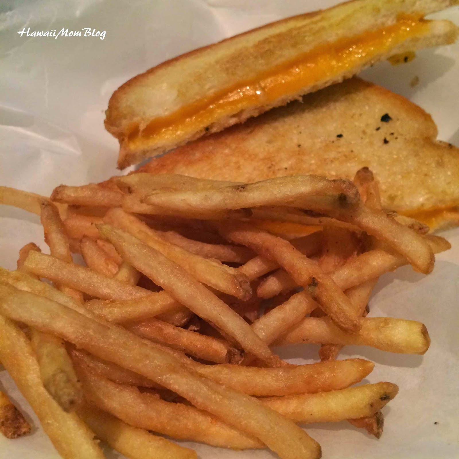 Hawaii Mom Blog Giving Yard House Another Try