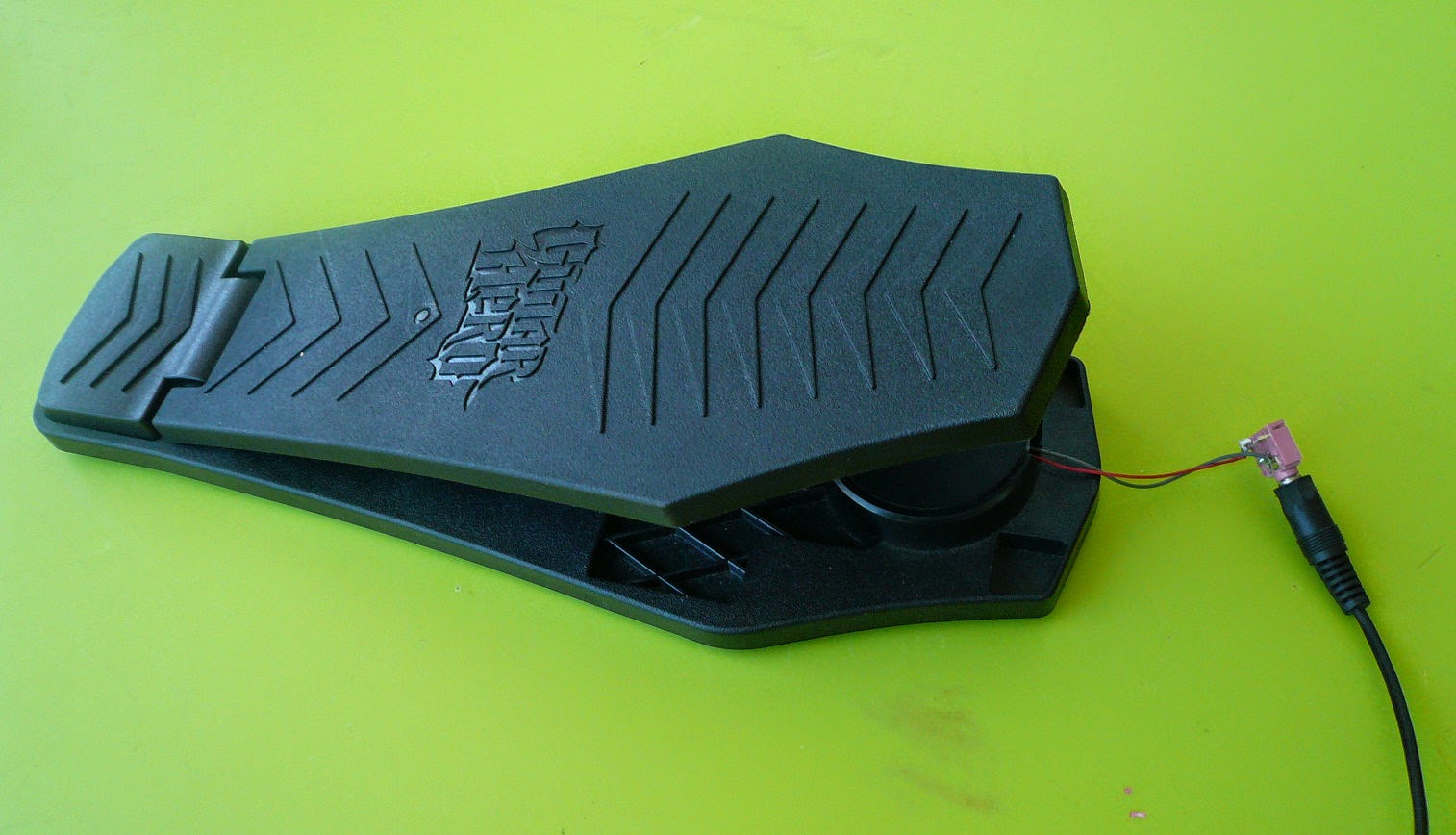 Électronique en amateur Réparation d'une pédale de Guitar Hero