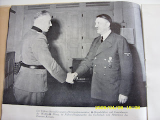 http://3.bp.blogspot.com/-JPVNnE1KNGY/UcrKSB6estI/AAAAAAAAADs/8BIVFT2JdsY/s320/hitler_masonic_handshake_7.jpg