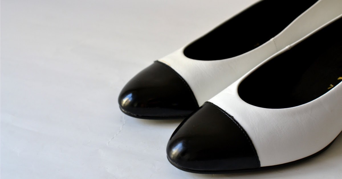 A day in her shoes.. Audrey Hepburn’s flats Dowy�s Diaries