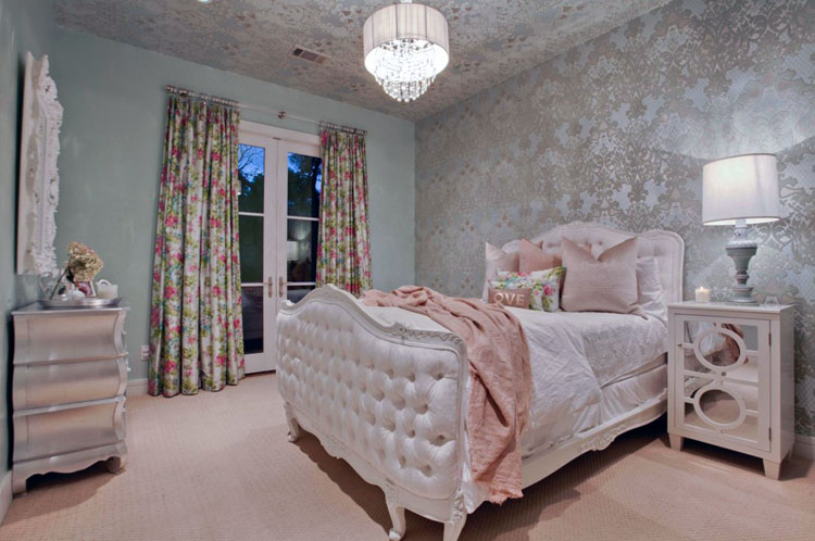 Home Design Tips On Choosing A Romantic Bedroom Interior Design