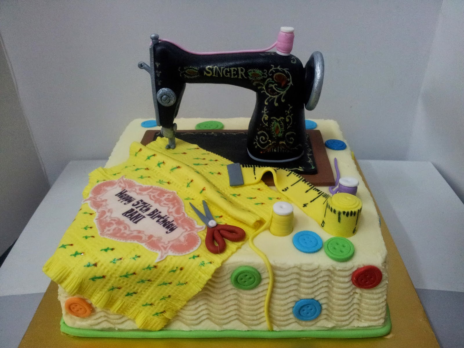 L'mis Cakes & Cupcakes Ipoh Contact 0125991233 3D Sewing Machine Cake