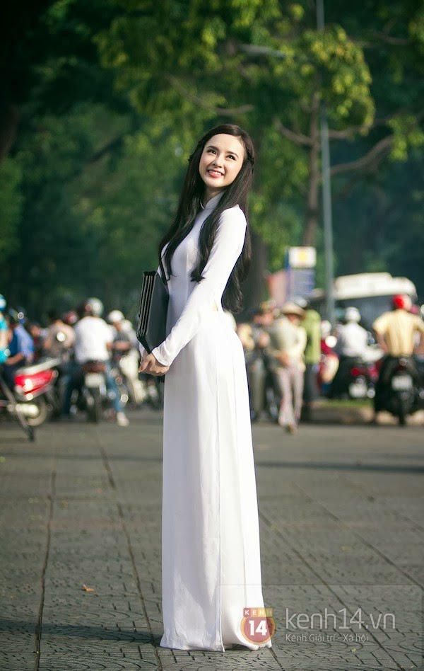 Angela Phương Trinh tái xuất với bộ ảnh áo dài gây sốc