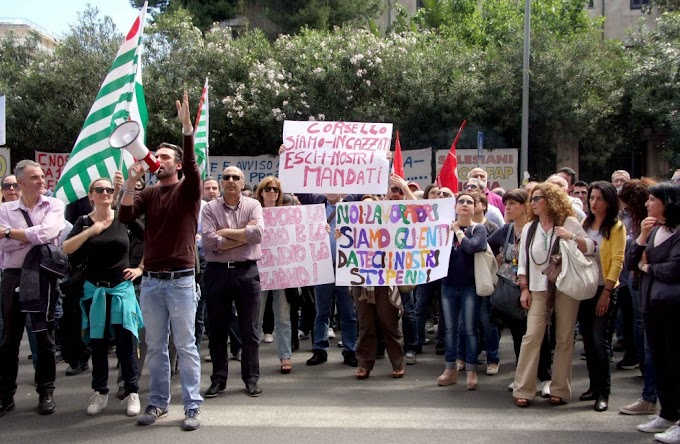 Palermo - Sit-in di protesta e slogan contro Crocetta