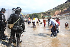 IMAGENES DE LA VIOLENTE REPRESION DE PESCADORES ARTESANALES EN EL QUIMBO