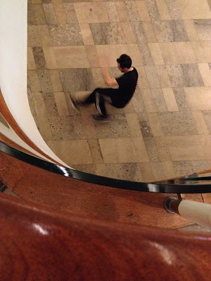 Break dancer break dances