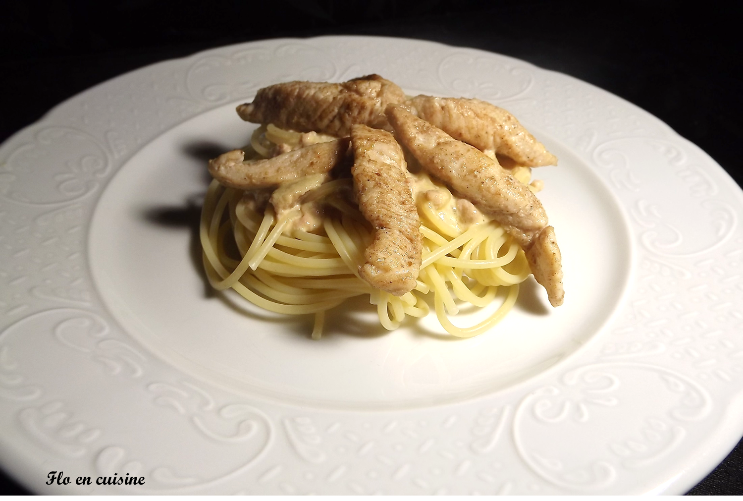 Flo en cuisine Pâtes au foie gras relevées à la dinde épicée