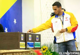 votando para elegir la Federación Venezolana de Atletismo