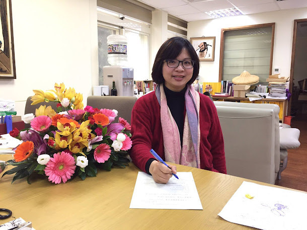 針對礦物局七名高官涉及兼任業者組成之協進會理監事一事,民進黨立委林淑芬19日在臉書痛批礦物局說亞泥沒有違法根本就是球員兼裁判。 針對礦物局七名高官涉及兼任業者組成之協進會理監事一事,民進黨立委林淑芬19日在臉書痛批礦物局說亞泥沒有違法根本就是球員兼裁判。