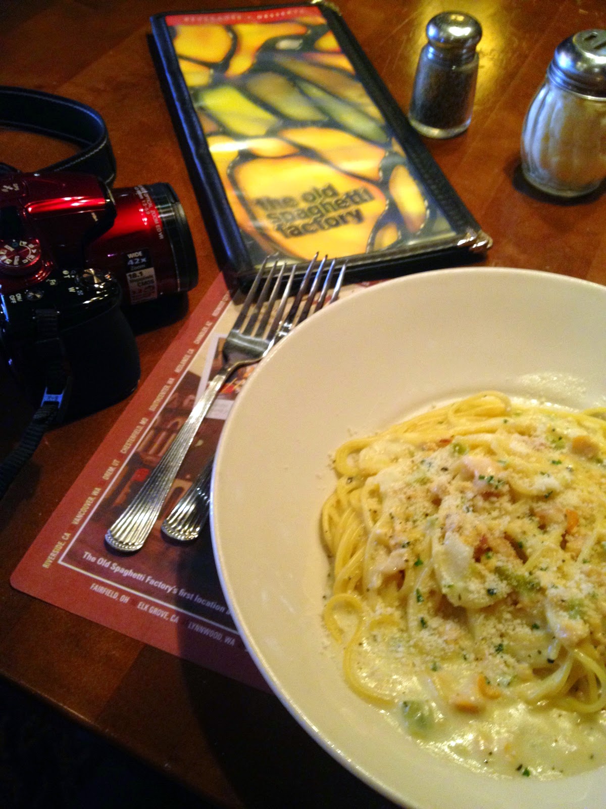 casquito05 THE OLD SPAGHETTI FACTORY, SAN DIEGO, CA.