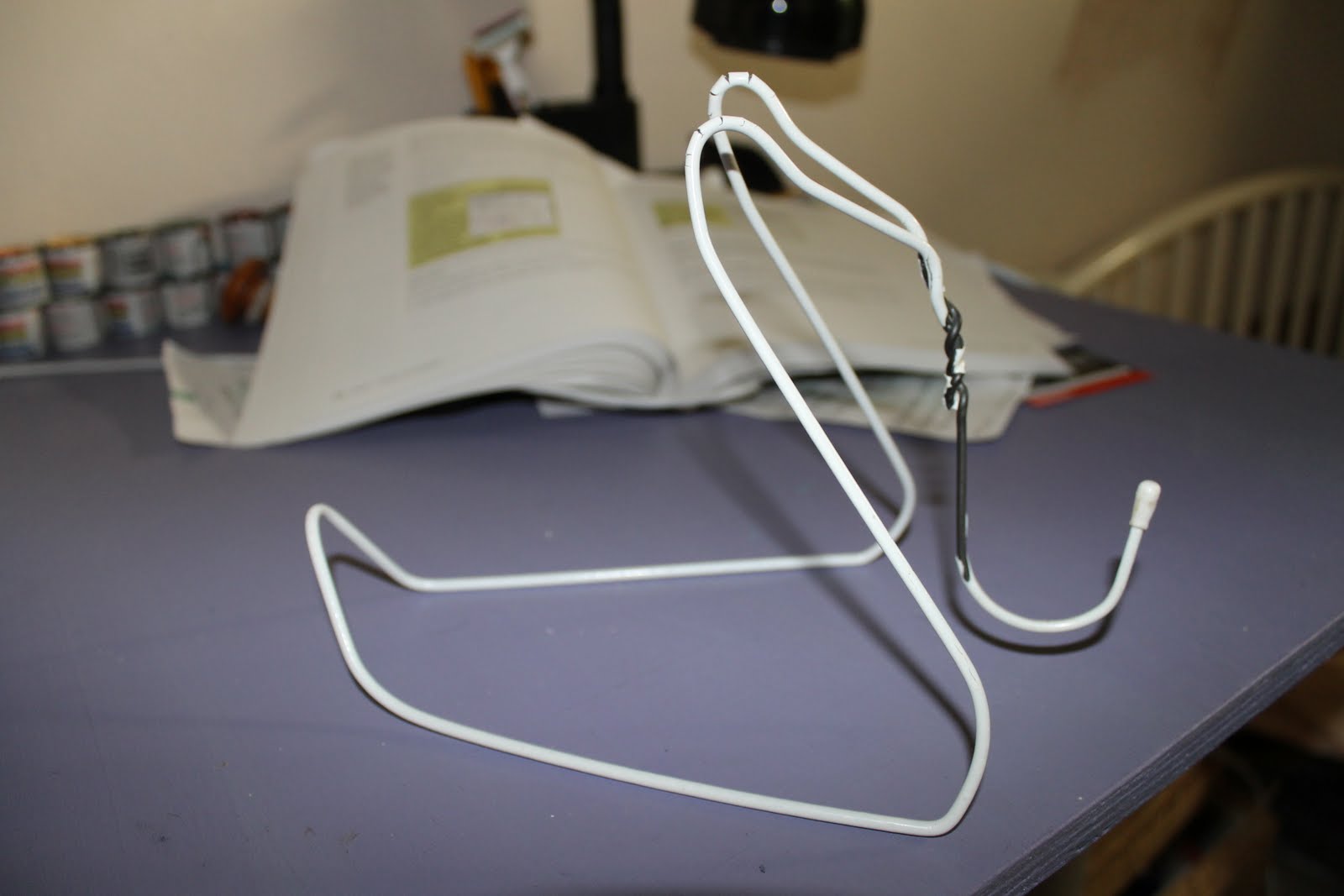 InspirU CooCoo DIY Bookstand From Hanger