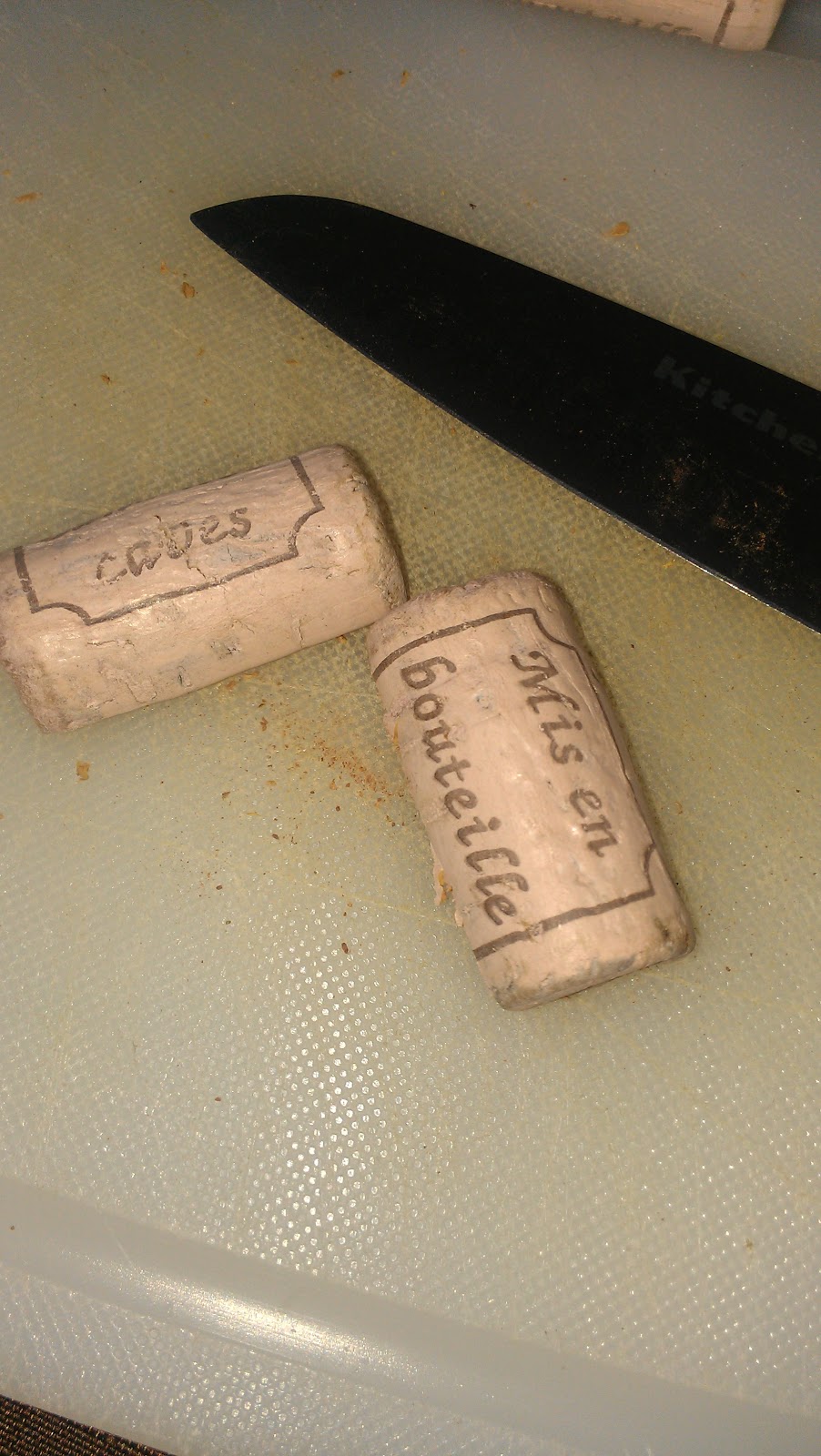 rainysunraynails Howto Cork Board. (unrelated nail art)