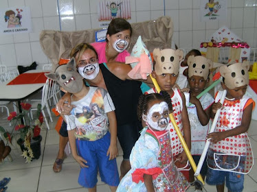 Pró Lete, pró Rita , mamãe porquinha, o lobo amigo e os porquinhos trabalhadores...