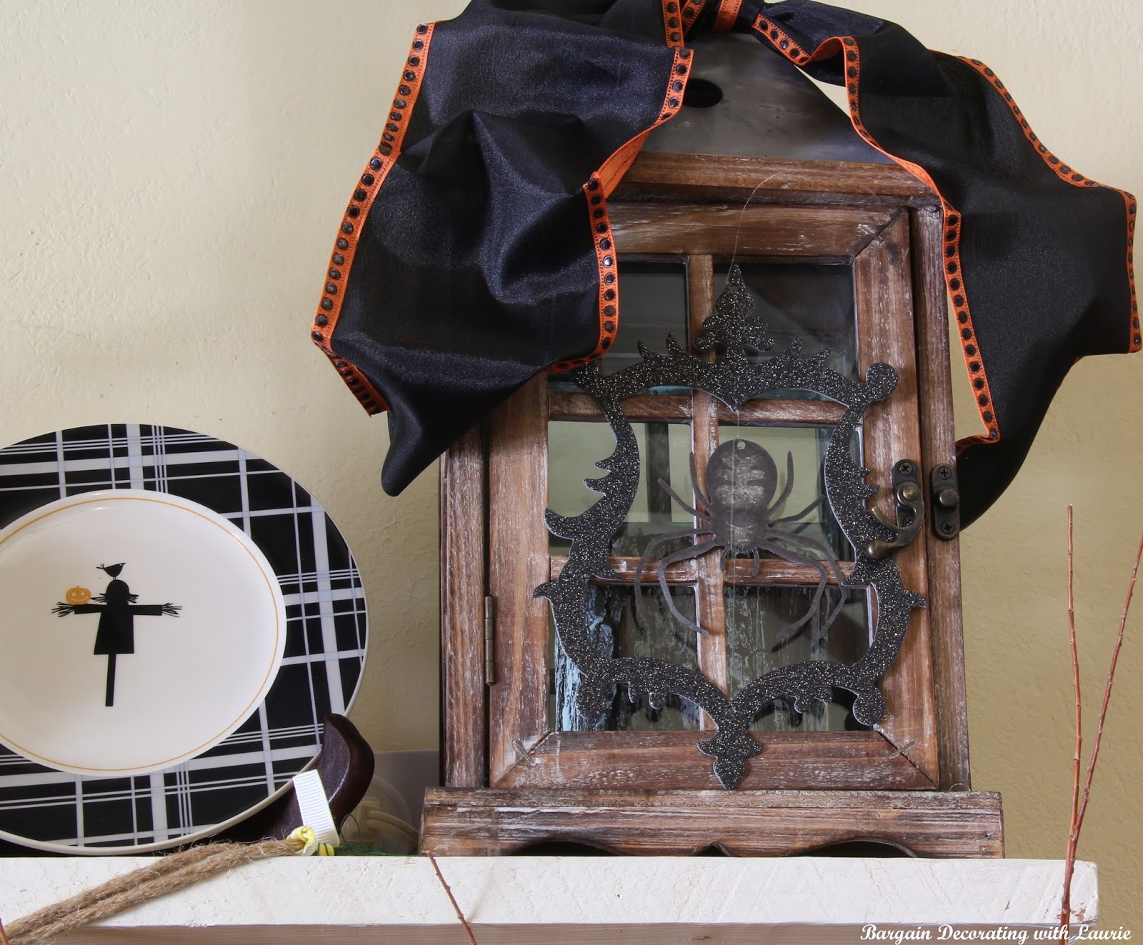 BARGAIN DECORATING WITH LAURIE ADDING THE HALLOWEEN TO FALL