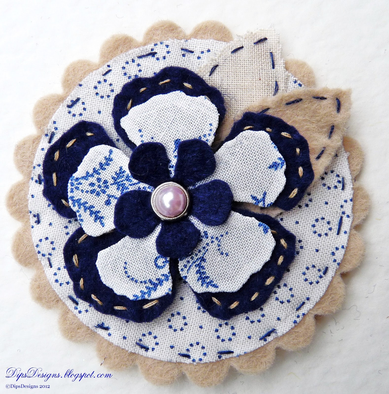 DipsDesigns How to Make Felt Flower Pins/Brooches