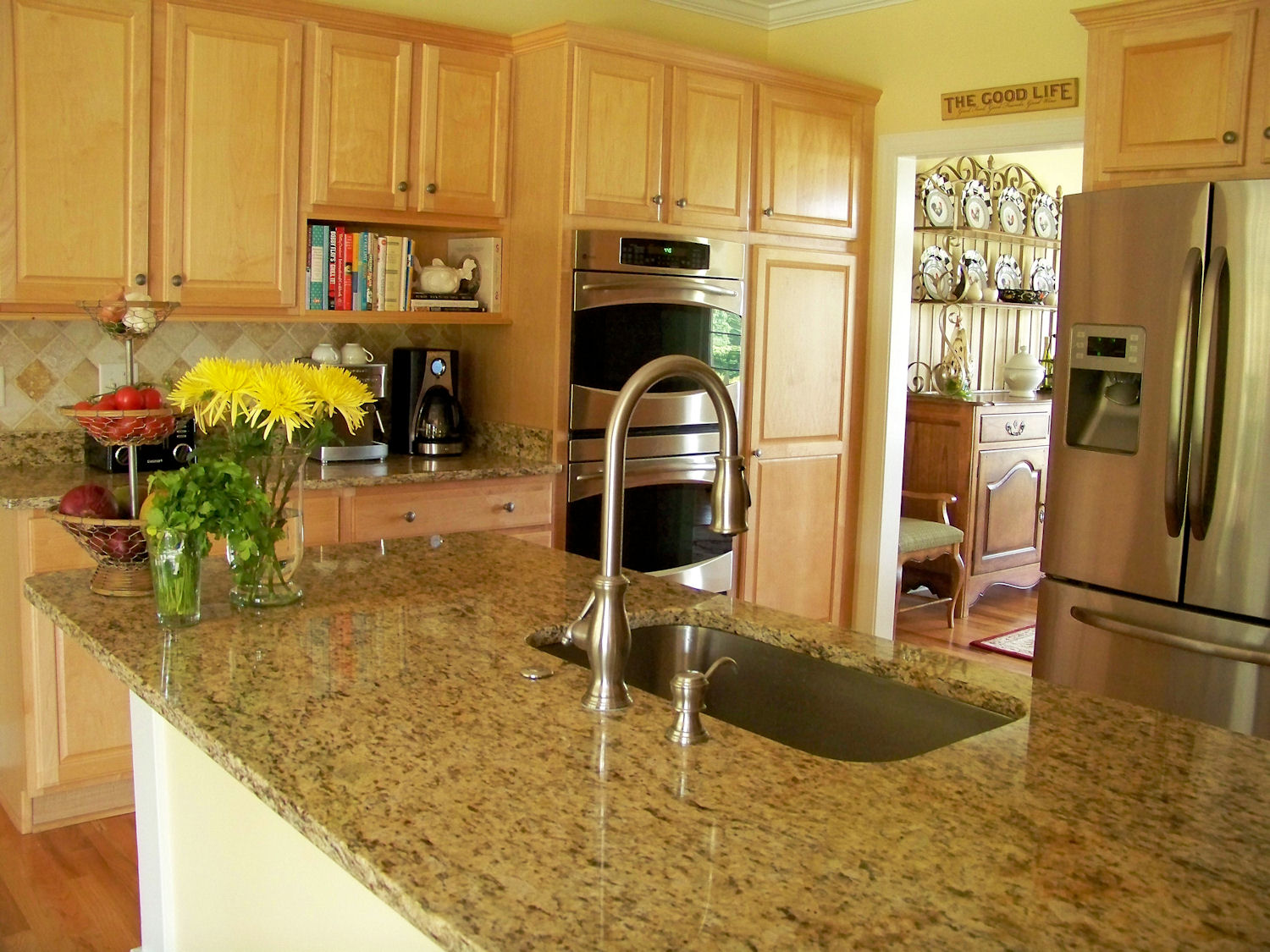 The Comforts of Home Kitchen Countertop Redo