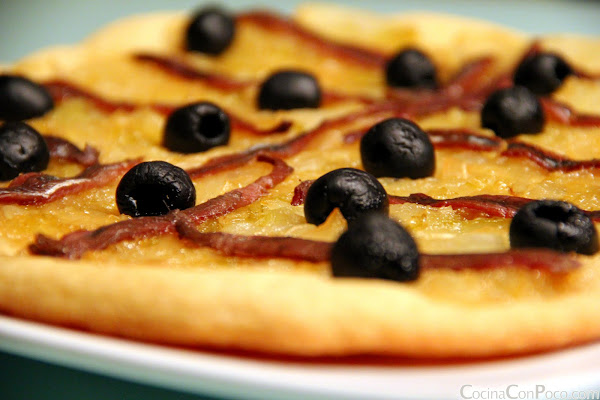 Pissaladiere - Tarta de Cebolla de la Provenza - receta sin gluten Pissaladiere - Tarta de Cebolla de la Provenza - receta sin gluten