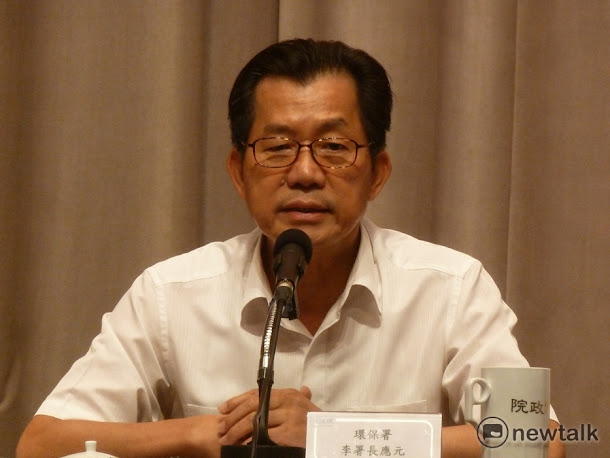 對此,環保署長李應元今(10)天在行政院會後記者會表示,現在有一些高級大樓竟然還推廣衛生紙丟垃圾桶,「非常丟臉」! 對此,環保署長李應元今(10)天在行政院會後記者會表示,現在有一些高級大樓竟然還推廣衛生紙丟垃圾桶,「非常丟臉」!