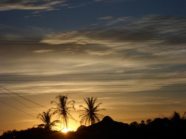 lindo amanhecer em Côcos - fotografado por Dora Bomfim
