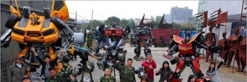 Seniman China Bangun Taman Transformers