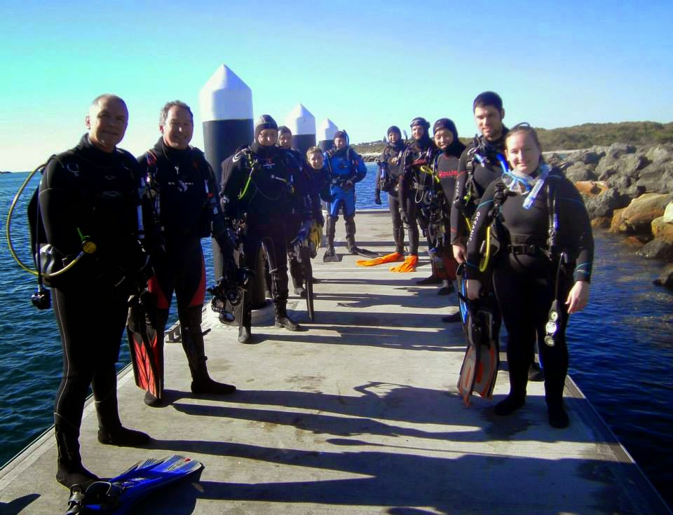 2 Aussie Renegades Swansea bridge dive