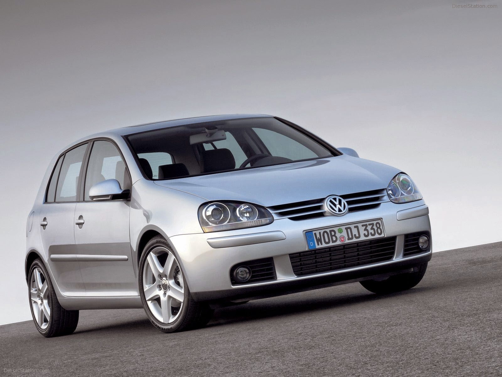 Volkswagen-Golf-V-003.jpg