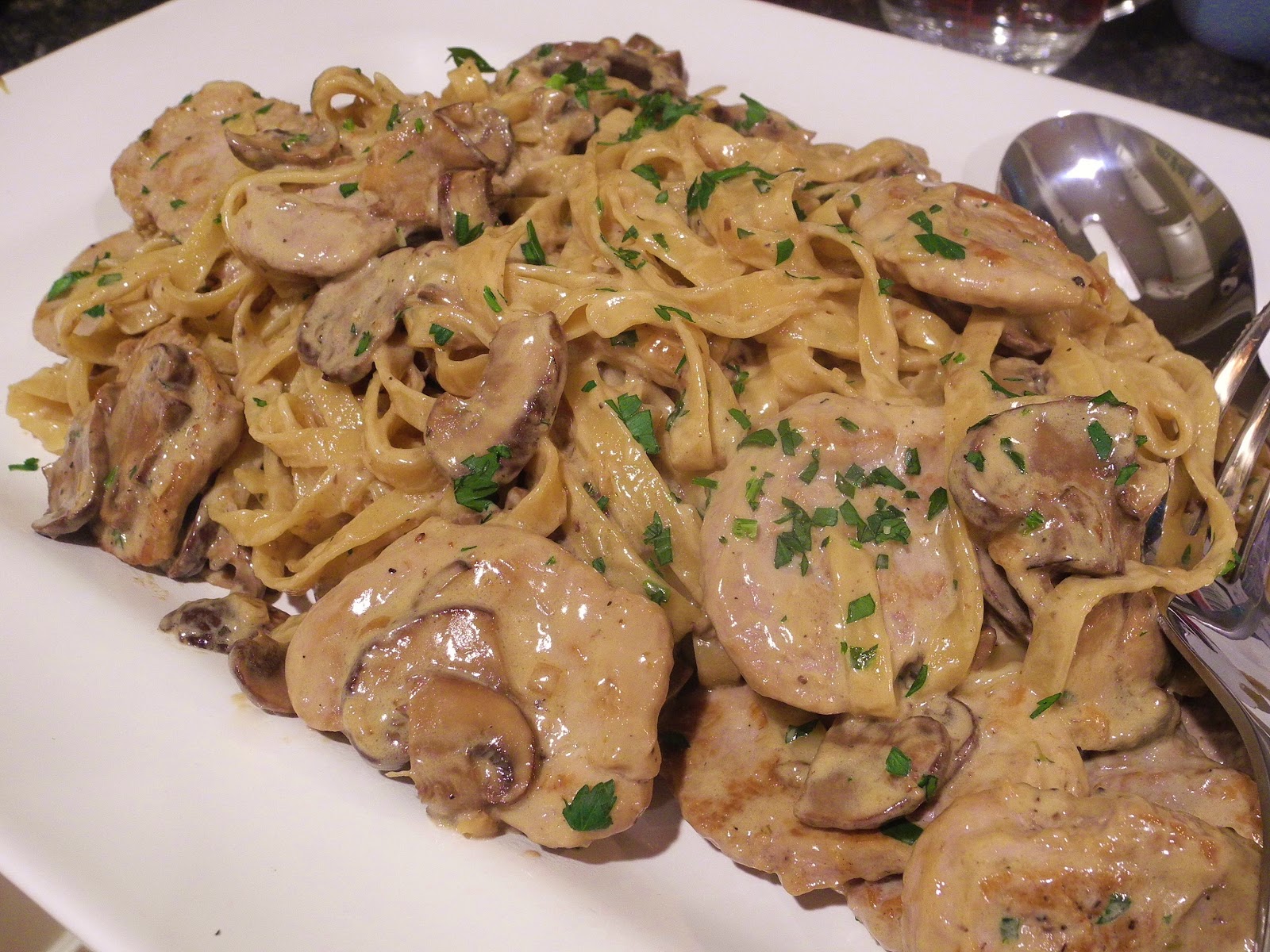 Delish Dish Cooks: Pork Tenderloin and Mushroom Cream over Tagliatelle