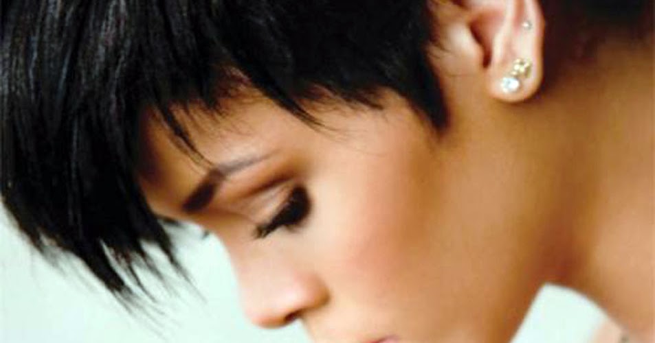 FreezbeesBlog: Rihanna... Rihanna