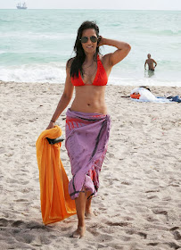 Padma Lakshmi Flashing Boobs in Bikini Pics in Miami Beach Padma Lakshmi Flashing Boobs in Bikini Pics in Miami Beach