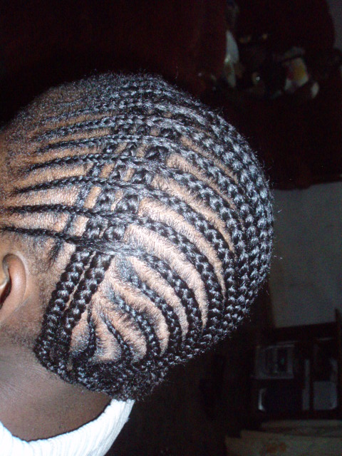 Affroafricano: trenzas pegadas