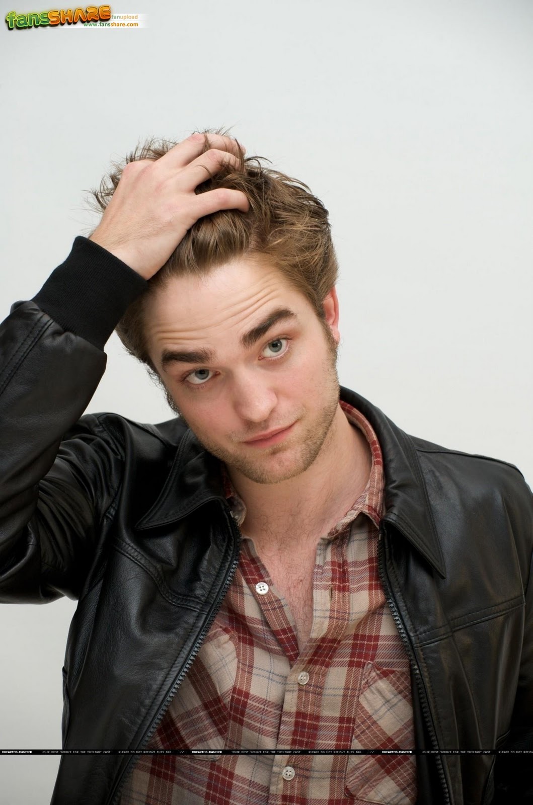 Robert Pattinson Pics