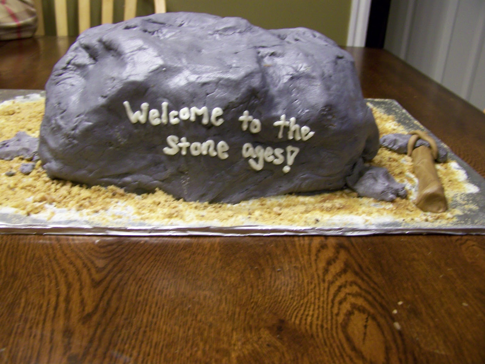 [Image: stone+age+cake+003.jpg]