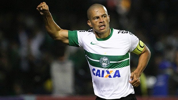 Prioridade: Guedes oferece clubes de futebol brasileiros a xeiques