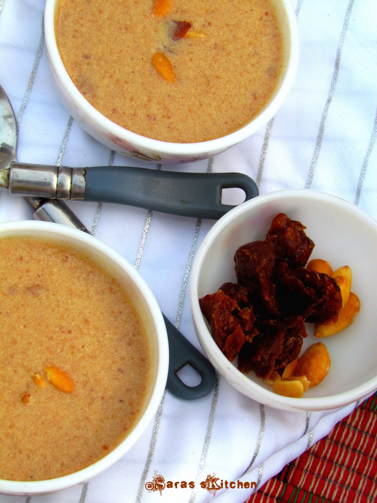 Dates Kheer / Payasam SarasYummyBites