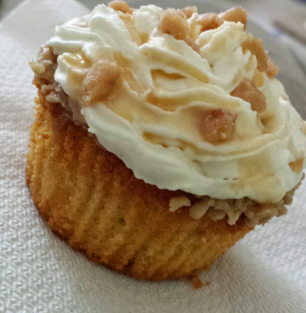 My Favorite Dessert Recipes Caramel Crunch Cupcakes