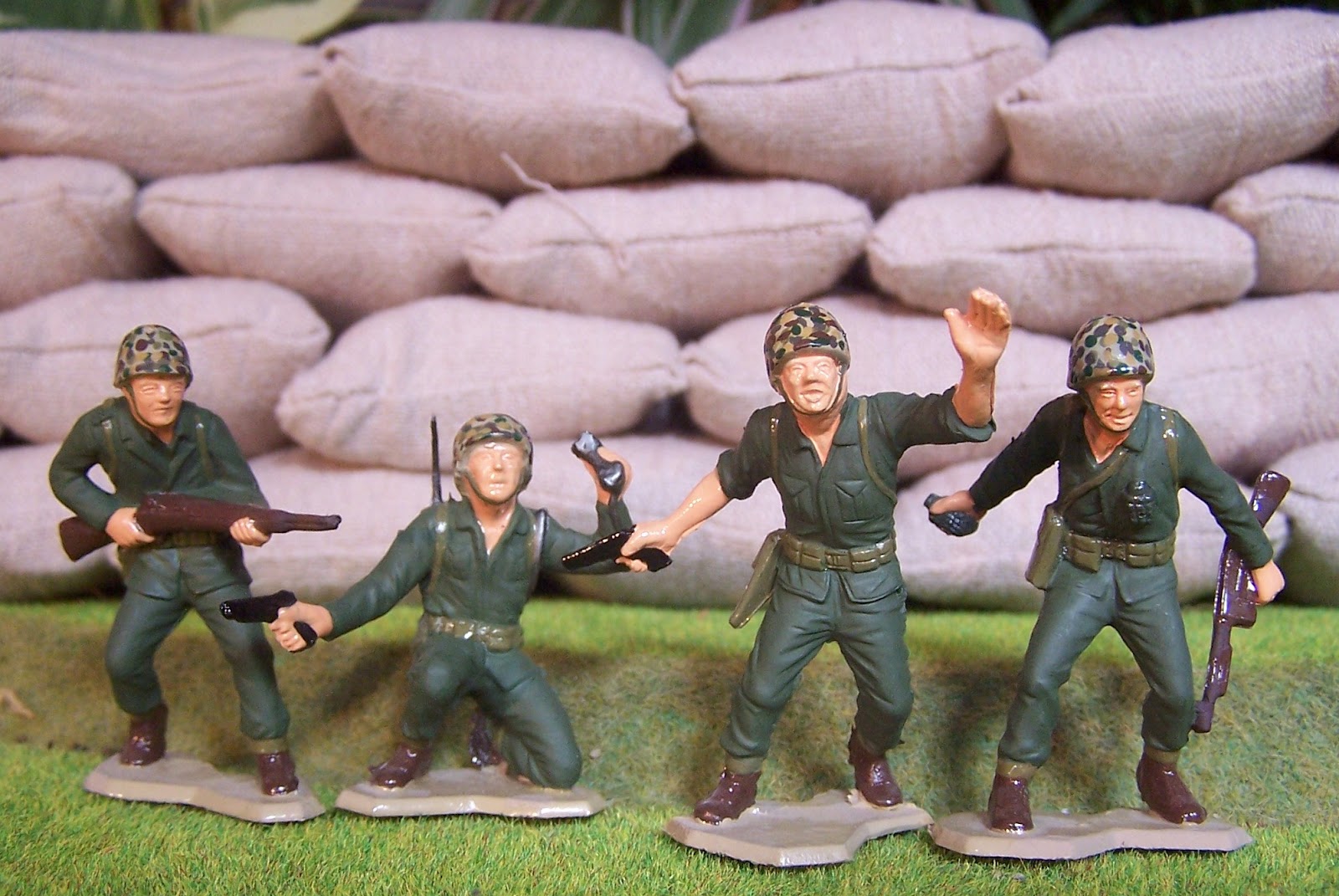 WWII Plastic Toy Soldiers Marx Toy Soldiers