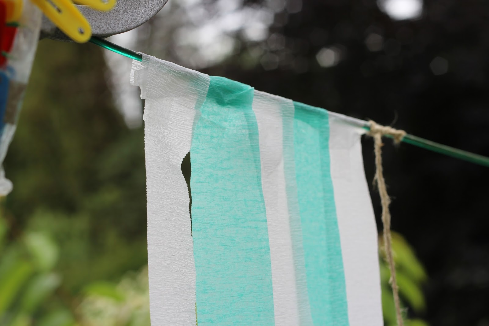 maynard made STREAMER BACKDROPS DIY