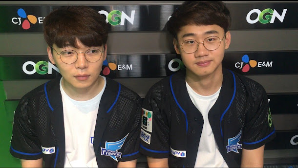 南韓強隊SKT(SK Telecom T1)先是在13日以2:0敗給SSG,又在昨日(15)的夏季賽中,SKT被賽區第五的AFs(Afreeca Freecs)以2:0擊敗。 南韓強隊SKT(SK Telecom T1)先是在13日以2:0敗給SSG,又在昨日(15)的夏季賽中,SKT被賽區第五的AFs(Afreeca Freecs)以2:0擊敗。