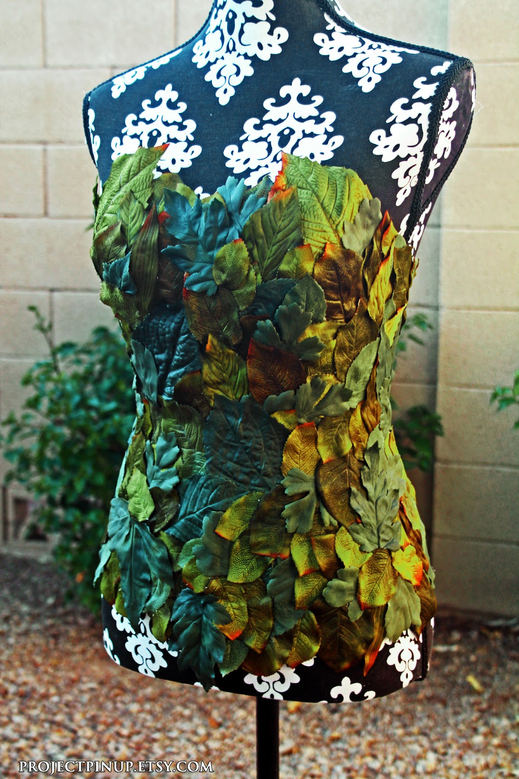 Project Pinup How to make a Poison Ivy corset