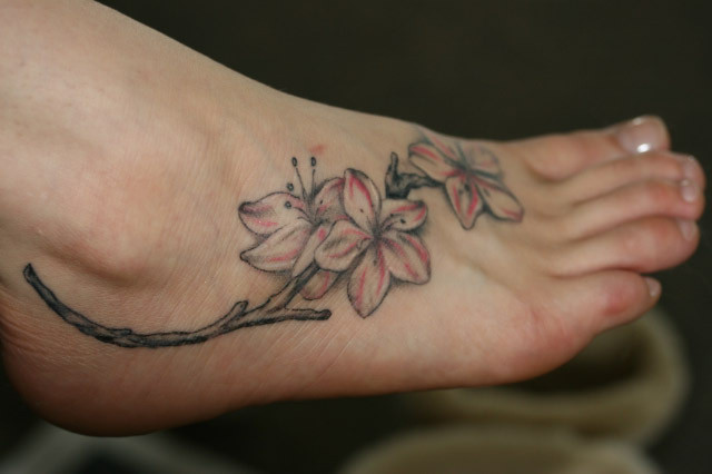 tattos on foot. tattoos on foot