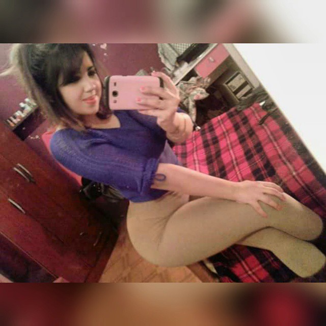 Sus tetotas y su culote, me provocan una fantasia prohibida Sus tetotas y su culote, me provocan una fantasia prohibida