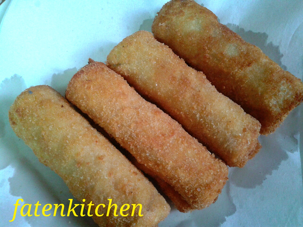 طبخات فاتن لفائف التوست المقليه بحشوة الدجاج