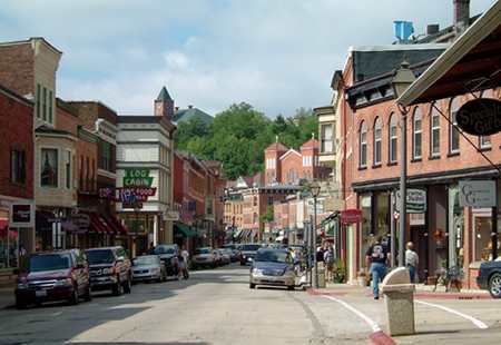 Best small towns in iowa to live